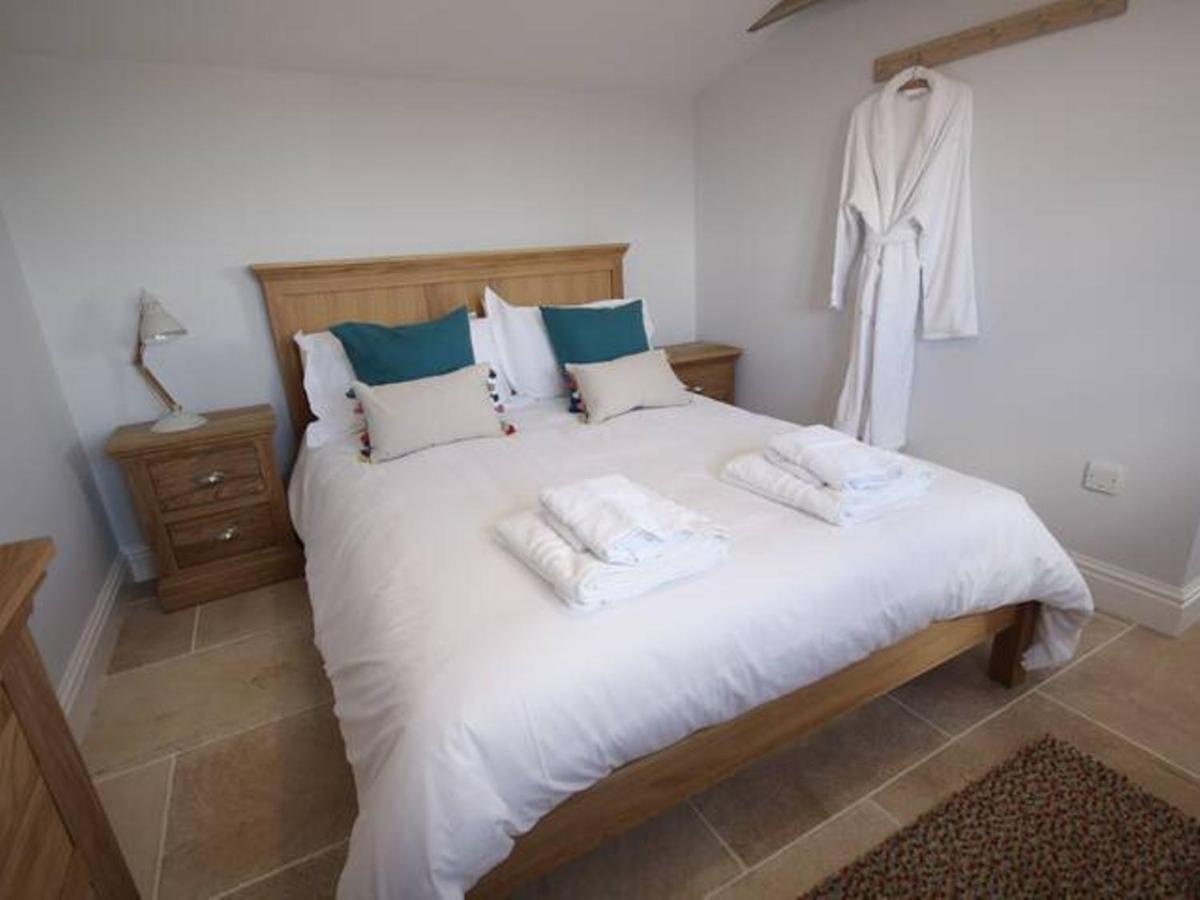 באת' Pass The Keys Stunning Location Close To City Centre מראה חיצוני תמונה